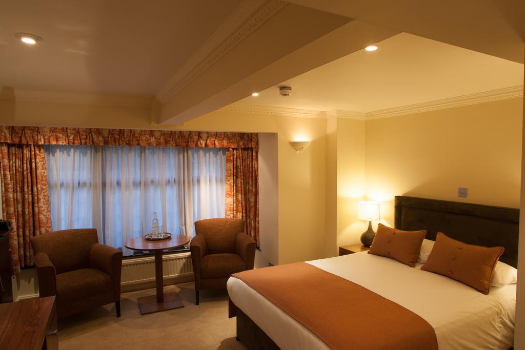 Stirrups Hotel Bracknell Ngoại thất bức ảnh